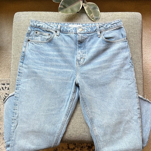🔹 Topshop Straight leg Light Denim jeans with Distressed hem , Size: 34 - Picture 5 of 17
